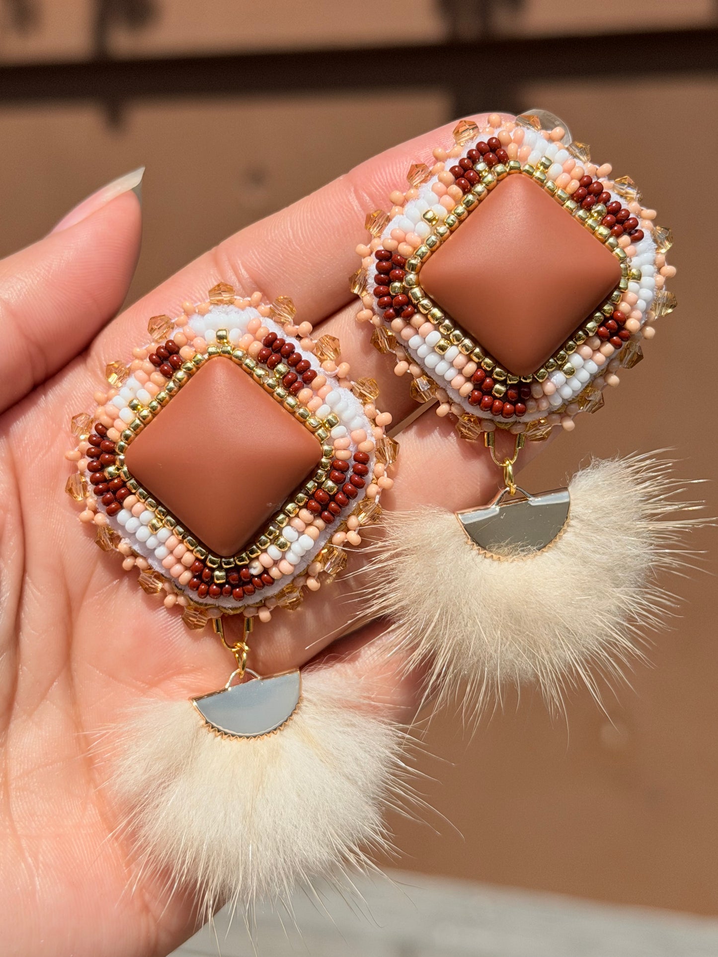 Cinnamon brown with mink