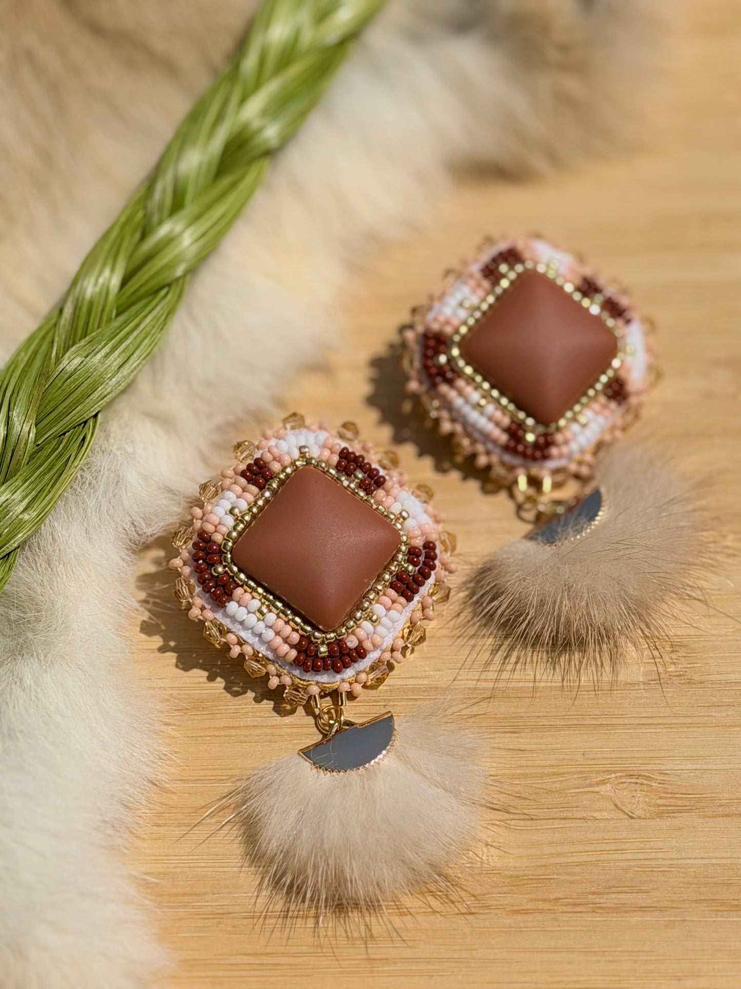 Cinnamon brown with mink