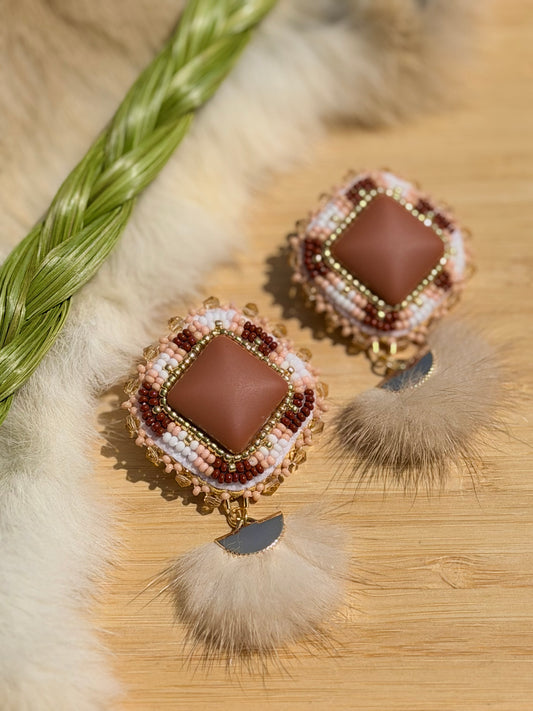 Cinnamon brown with mink